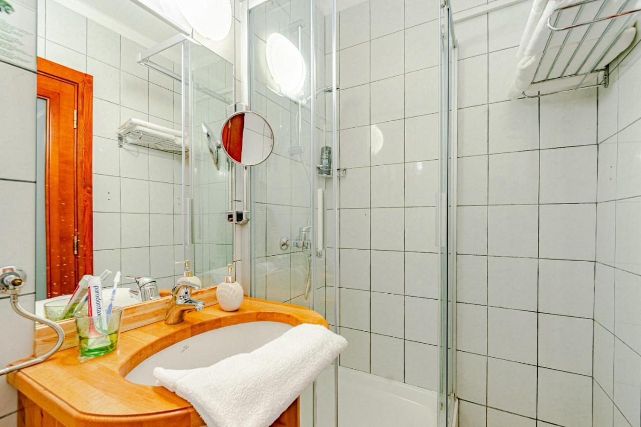 Hotel Dalmacija Вела-Лука Экстерьер фото